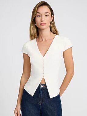 Signature Stretch Short Sleeve Hook & Eye Tailored Top